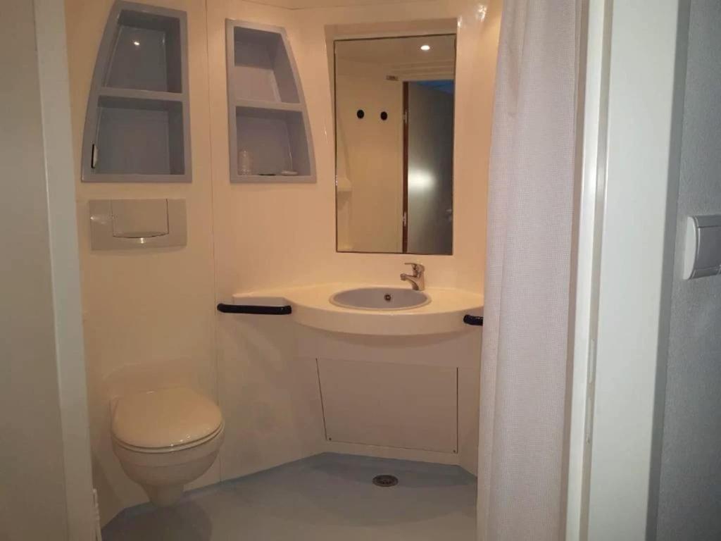 Au Perigord Noir Hotel Hautefort Екстериор снимка
