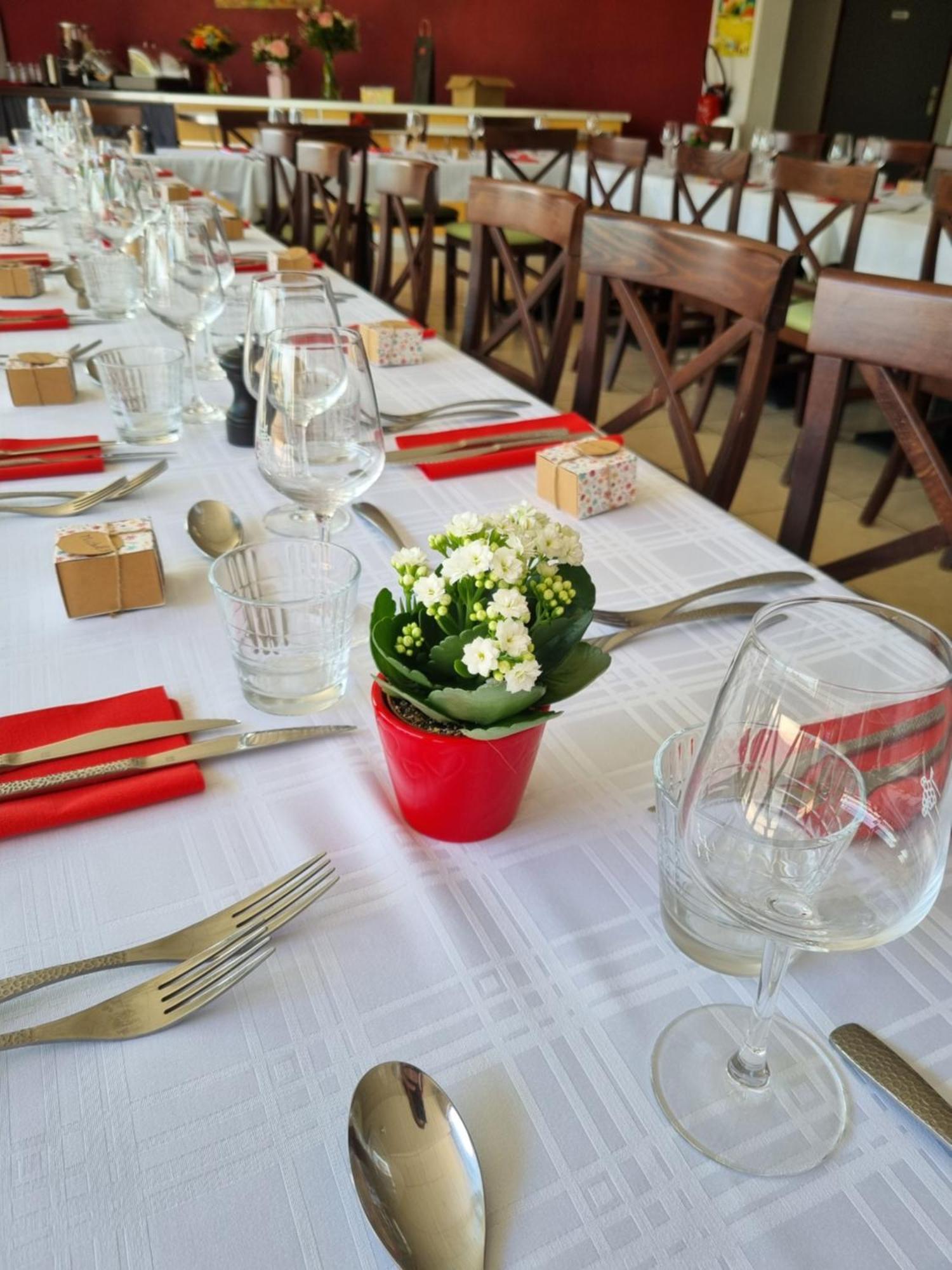 Au Perigord Noir Hotel Hautefort Екстериор снимка
