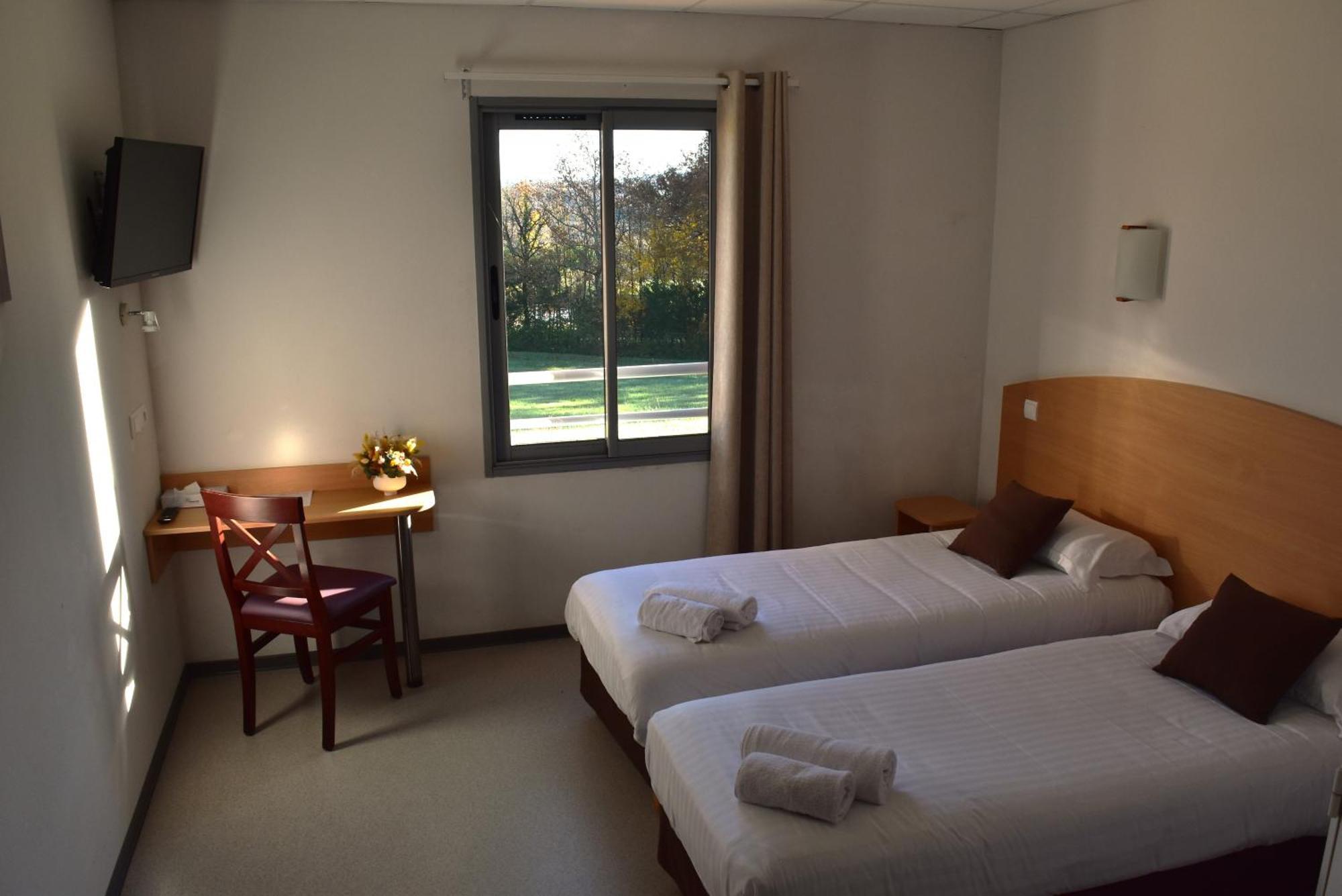 Au Perigord Noir Hotel Hautefort Екстериор снимка