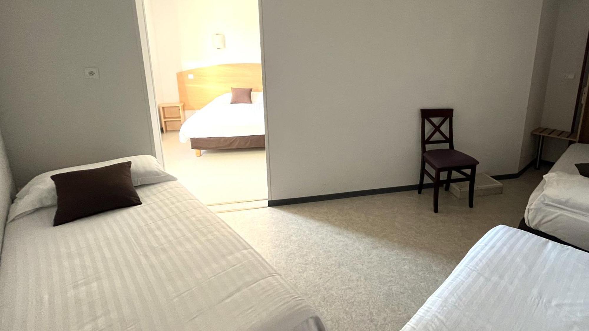 Au Perigord Noir Hotel Hautefort Екстериор снимка