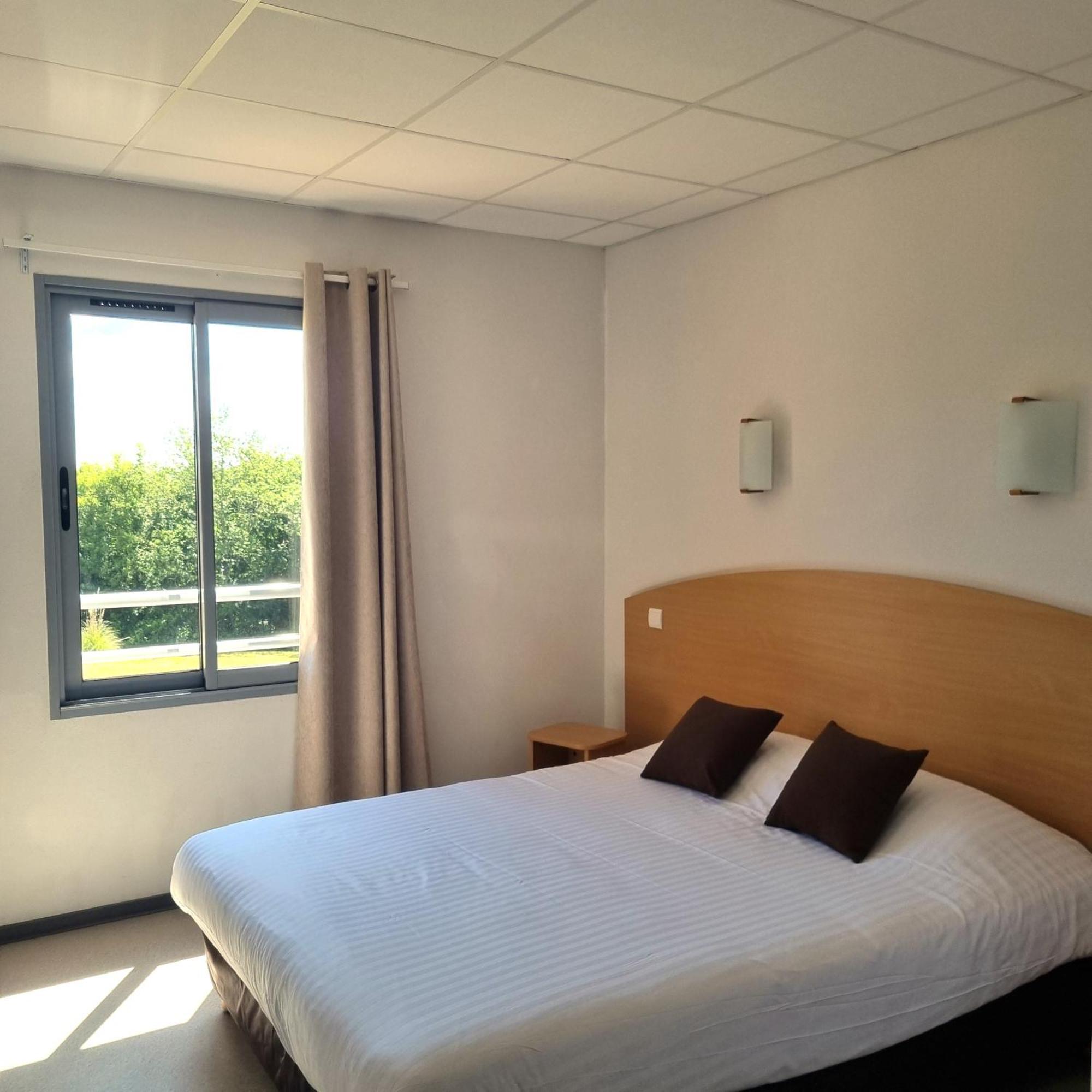 Au Perigord Noir Hotel Hautefort Екстериор снимка