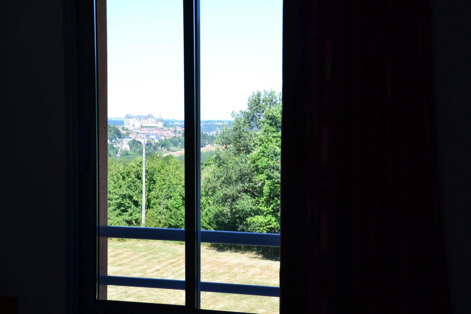 Au Perigord Noir Hotel Hautefort Екстериор снимка