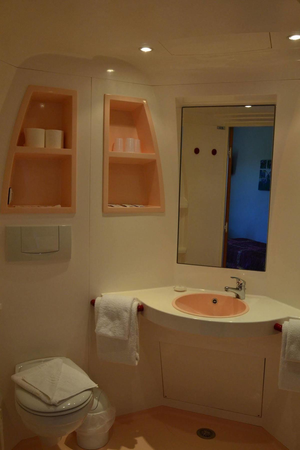 Au Perigord Noir Hotel Hautefort Екстериор снимка